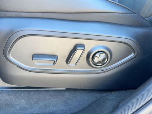 New 2025 Jeep Grand Cherokee Altitude image 13