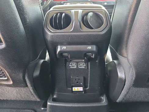 Used 2021 Jeep Wrangler Unlimited Rubicon w/ LED Lighting Group AWD/4WD image 17