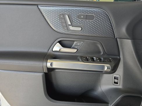 Used 2026 Mercedes-Benz GLB 250 image 28