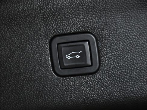 Used 2024 Buick Enclave Premium AWD/4WD image 52