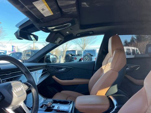 Used 2022 Audi RS Q8 w/ Carbon Optic Package image 12