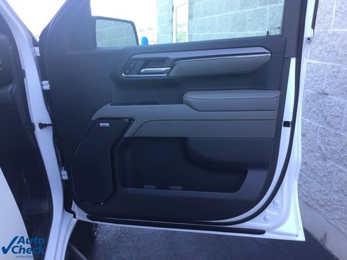 Used 2025 Chevrolet Silverado 1500 ZR2 w/ Technology Package image 28