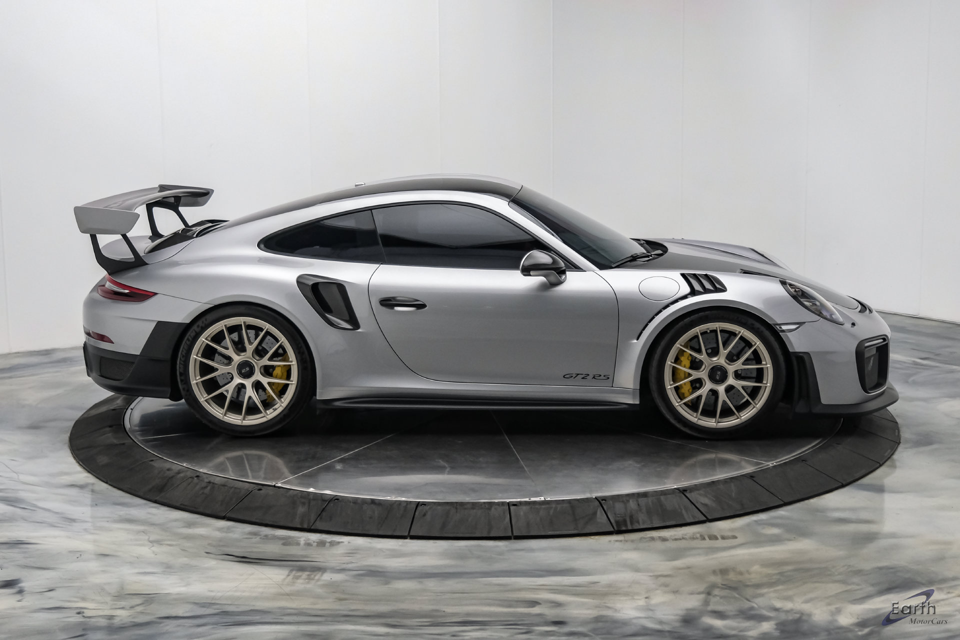 Used 2018 Porsche 911 GT2 RS RWD image 26