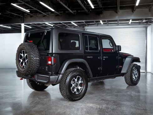Used 2021 Jeep Wrangler Unlimited Rubicon AWD/4WD image 3
