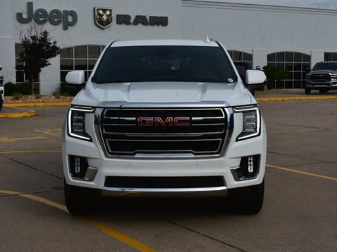Used 2024 GMC Yukon SLT w/ SLT Luxury Package AWD/4WD image 2