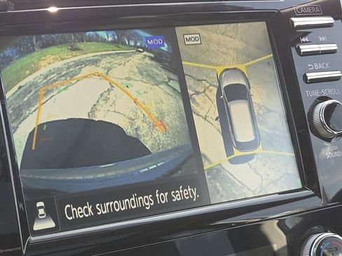 Used 2018 Nissan Murano SL w/ Moonroof Package image 11