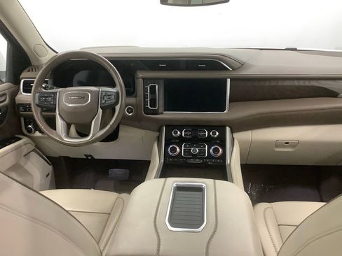 Used 2022 GMC Yukon XL Denali AWD/4WD image 39