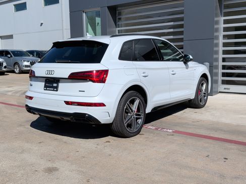 Certified 2024 Audi Q5 e Premium Plus w/ Premium Plus Package image 9