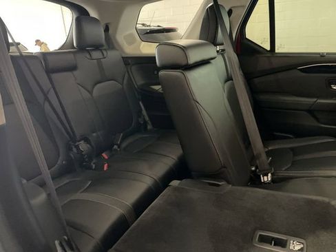 Used 2023 Honda Pilot Touring image 17