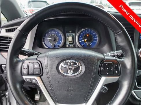 Certified 2017 Toyota Sienna Limited image 15