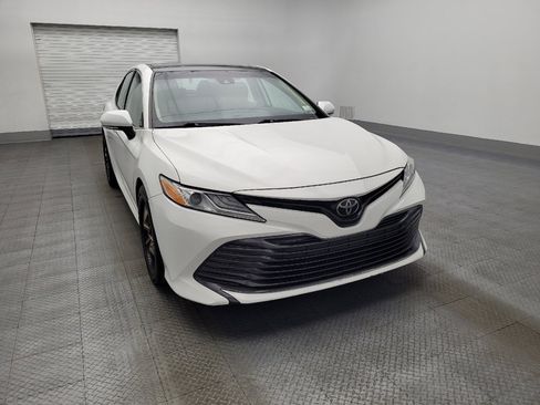 Used 2019 Toyota Camry XLE image 14