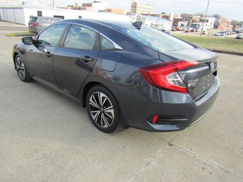 Used 2017 Honda Civic EX-L image 5