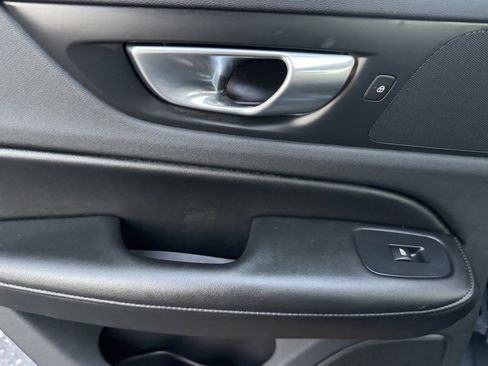 Used 2024 Volvo S60 B5 Plus image 23