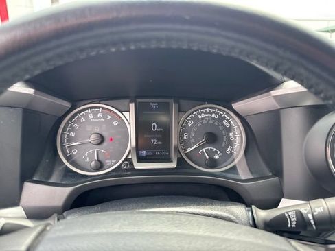 Used 2016 Toyota Tacoma SR5 w/ SR5 Appearance Package (SN) AWD/4WD image 23