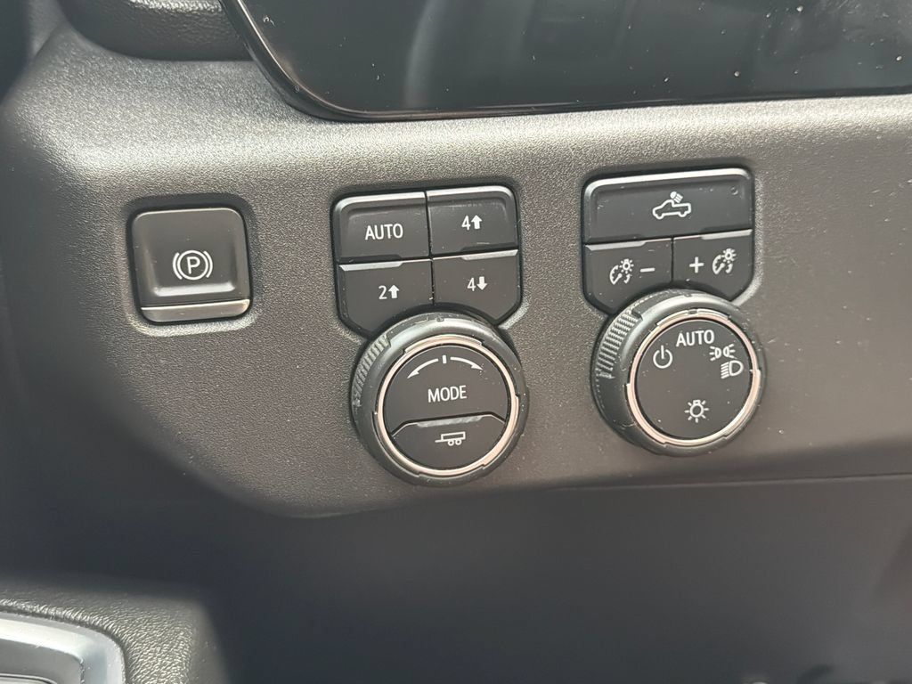 Certified 2023 Chevrolet Silverado 1500 LT w/ Z71 Off-Road Package AWD/4WD image 22