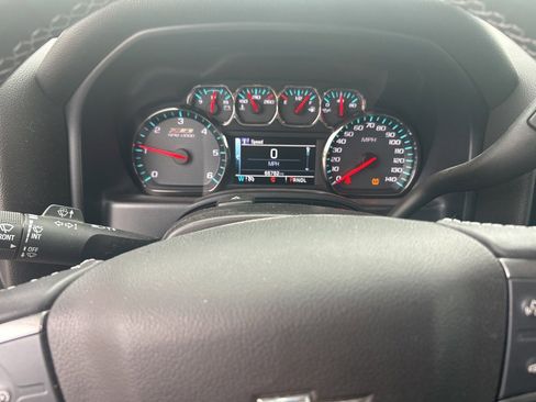 Used 2018 Chevrolet Silverado 1500 LT w/ Redline Edition image 7