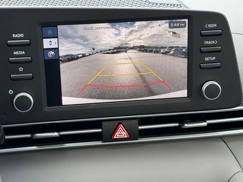 Used 2025 Hyundai Elantra SE image 15