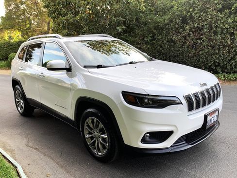 Used 2021 Jeep Cherokee Latitude Lux w/ Sun & Sound Group image 9