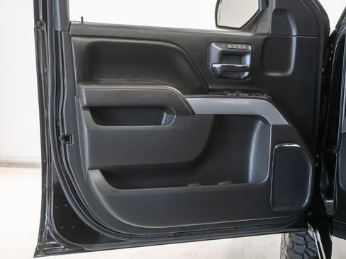 Used 2017 Chevrolet Silverado 1500 LTZ Z71 w/ Midnight Edition AWD/4WD image 7