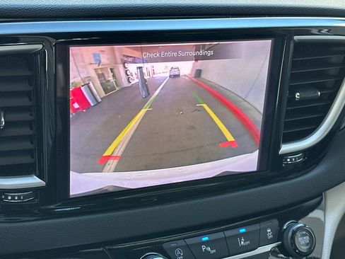 Used 2023 Chrysler Pacifica Touring-L FWD image 22