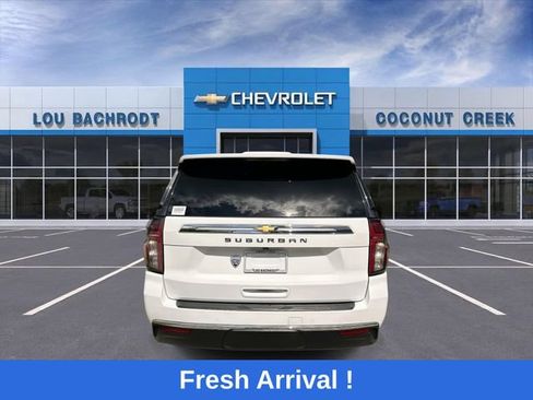 Used 2021 Chevrolet Suburban LS RWD image 7