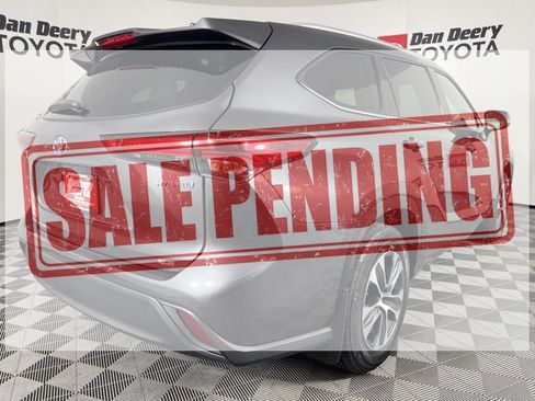 Certified 2022 Toyota Highlander XLE image 25