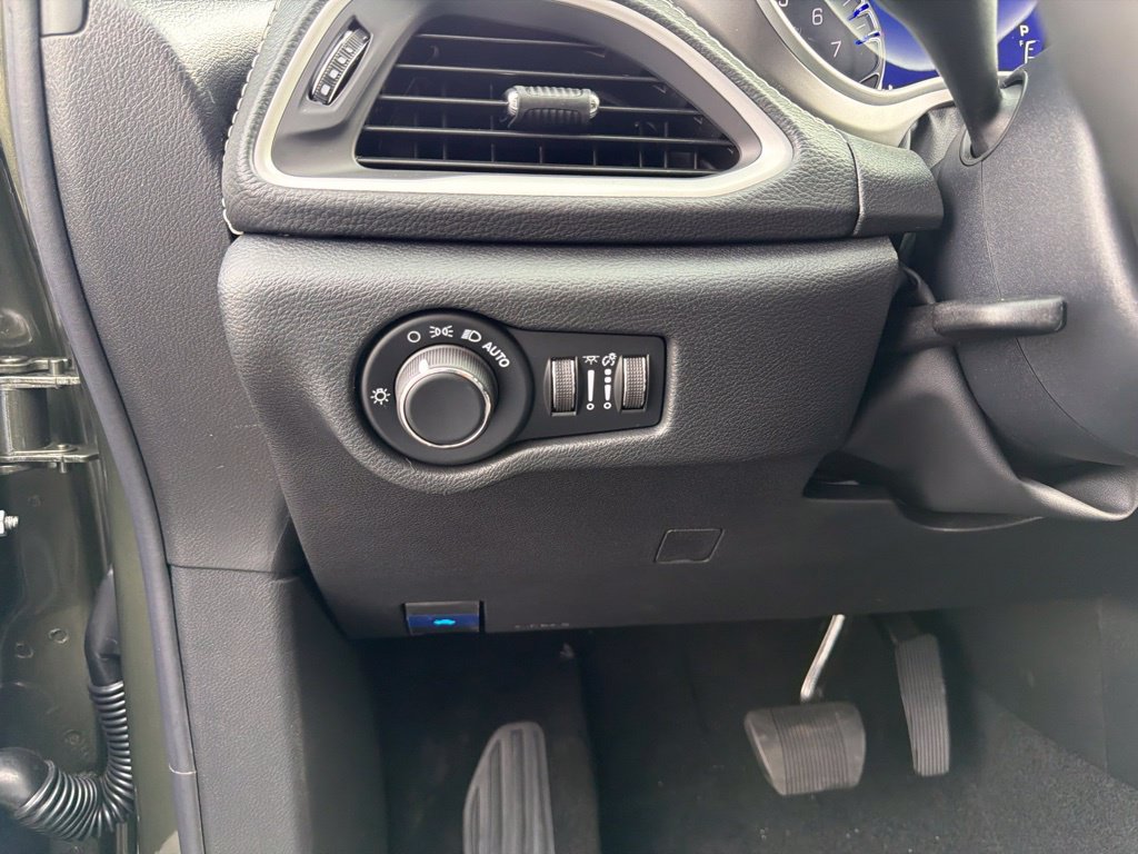 New 2027 Chrysler Pacifica Select AWD/4WD image 16