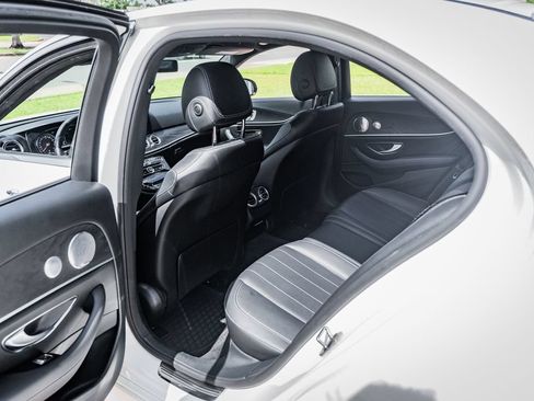 Used 2017 Mercedes-Benz E 300 4MATIC image 36