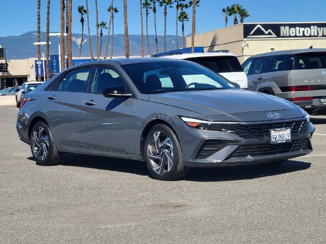Used 2025 Hyundai Elantra Sport FWD image 34