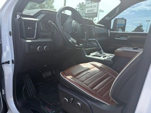 Used 2024 GMC Sierra 3500 Denali Ultimate AWD/4WD image 2