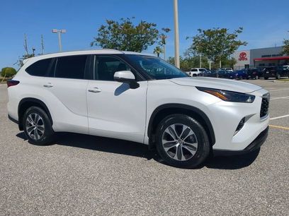 Used 2023 Toyota Highlander XLE