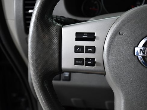 Used 2019 Nissan Frontier SL image 11