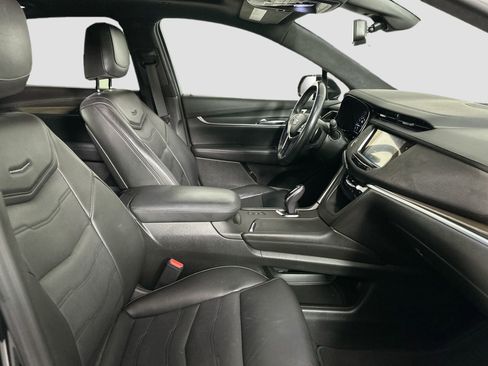 Used 2018 Cadillac XT5 Platinum image 29