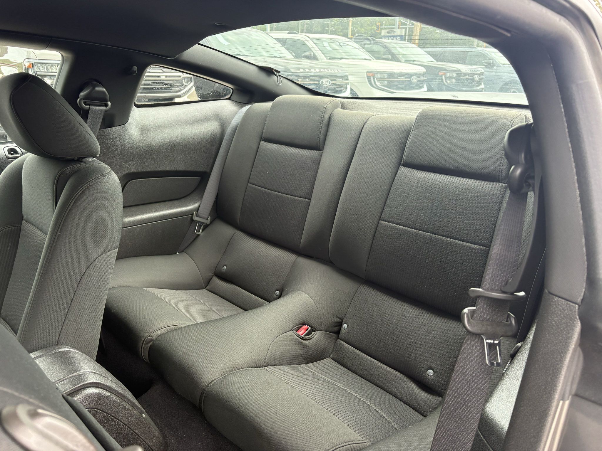 Used 2010 Ford Mustang Coupe RWD image 9