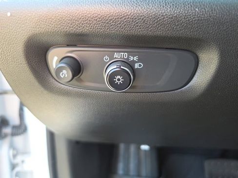 Used 2023 Chevrolet Traverse LT w/ LT Premium Package AWD/4WD image 17