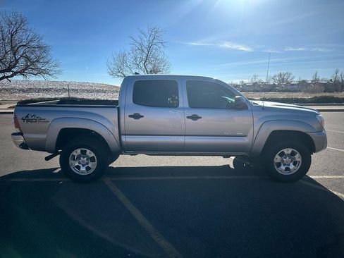 Used 2015 Toyota Tacoma 4x4 Double Cab w/ TRD Off-Road Package image 6