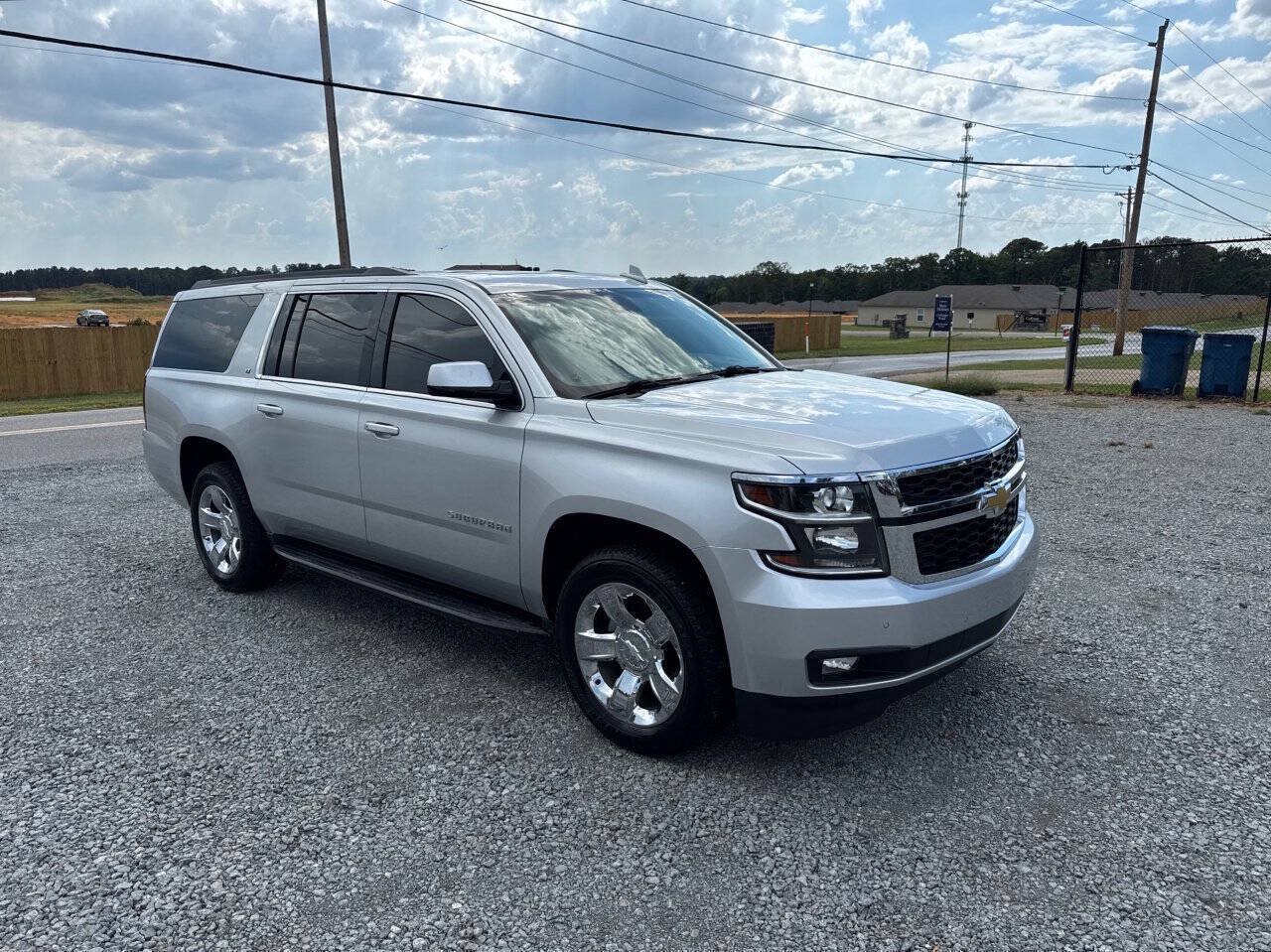 Used 2017 Chevrolet Suburban LT w/ Luxury Package RWD image 5