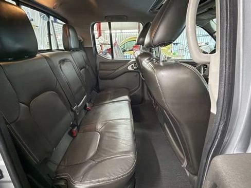 Used 2014 Nissan Frontier PRO-4X w/ Pro-4x Luxury Package AWD/4WD image 30