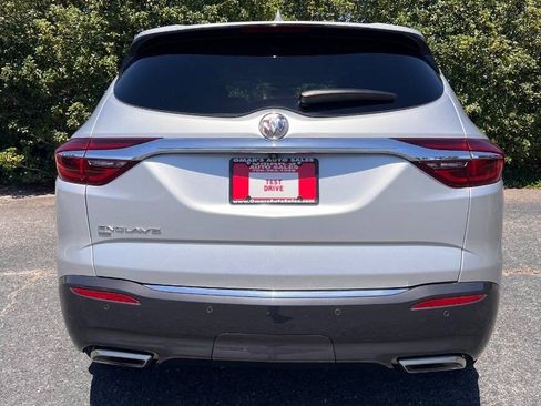 Used 2020 Buick Enclave Essence w/ Sound and Sites Package AWD/4WD image 6