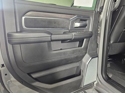 New 2026 RAM 3500 Laramie AWD/4WD image 33