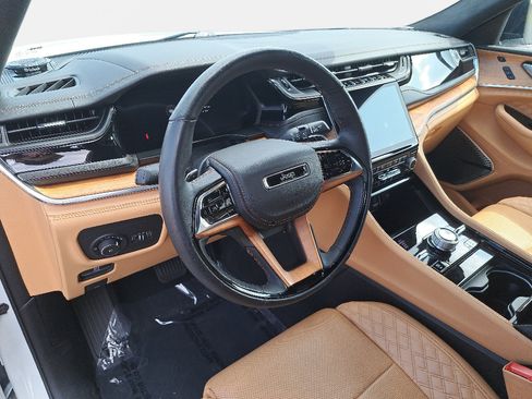 Certified 2025 Jeep Grand Cherokee L Summit AWD/4WD image 18