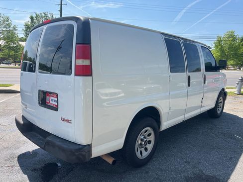 Used 2011 GMC Savana 1500 image 4