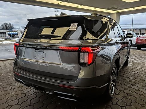 Certified 2025 Ford Explorer ST-Line w/ Premium Package image 5