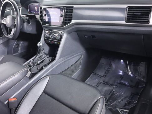 Used 2020 Volkswagen Atlas Cross Sport SEL image 45