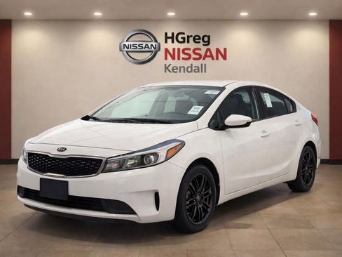 Used 2017 Kia Forte LX FWD image 4