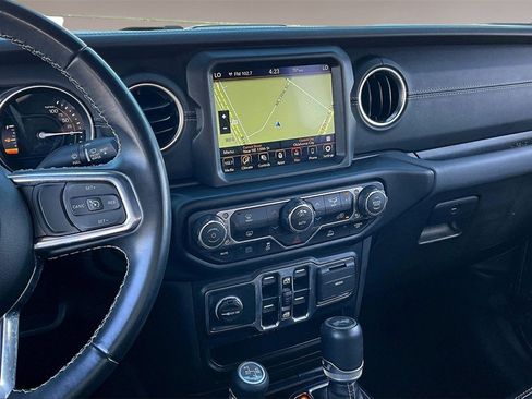 Used 2022 Jeep Wrangler Unlimited Sahara image 6