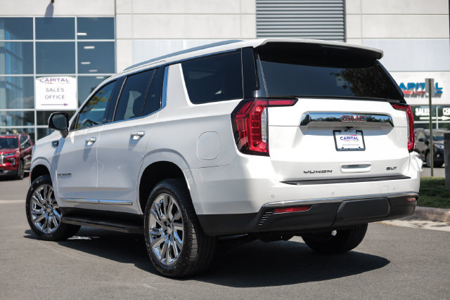 Used 2021 GMC Yukon SLT w/ SLT Premium Package AWD/4WD image 11