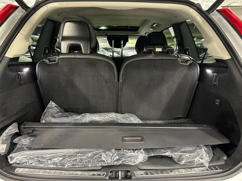 Certified 2024 Volvo XC90 B5 Core w/ Protection Package Premier image 28