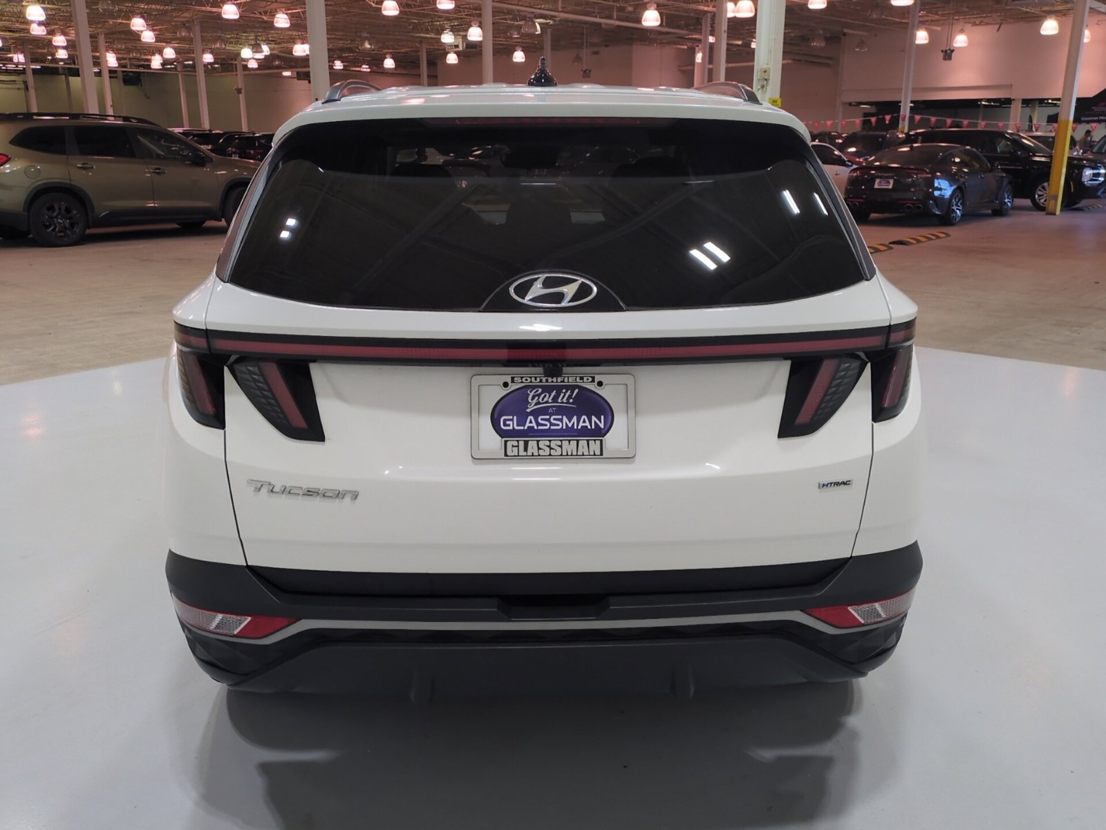 Certified 2023 Hyundai Tucson SEL w/ Winter Package AWD/4WD image 4