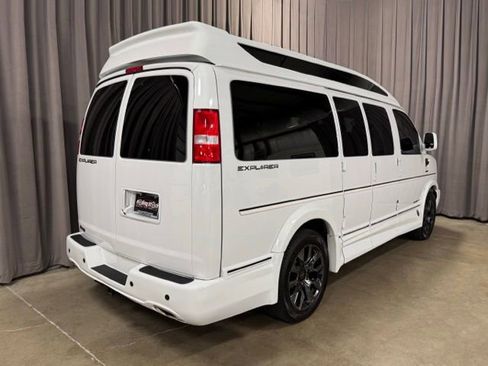 Used 2023 GMC Savana 2500 RWD image 5